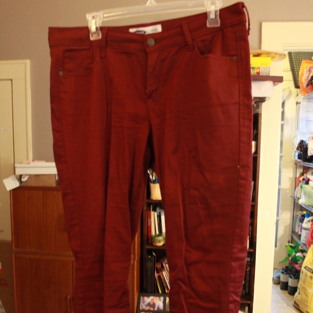 Old Navy Wine Sateen Rockstar Super Skinny Jeans
